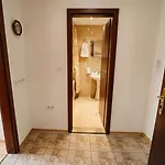 شقة South Facing Bright Mountain View Penthouse - 2 Balconies, 300mbps Wifi, Washer