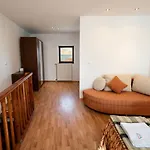 شقة South Facing Bright Mountain View Penthouse - 2 Balconies, 300mbps Wifi, Washer بانسكو