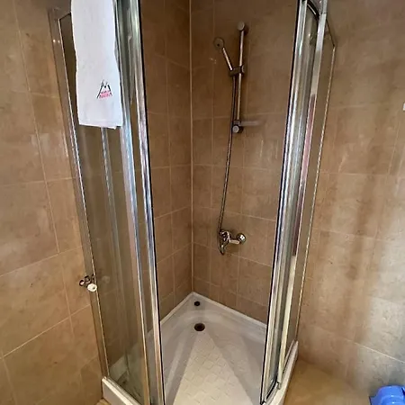 Апартаменти South Facing Bright Mountain View Penthouse - 2 Balconies, 300mbps Wifi, Washer *