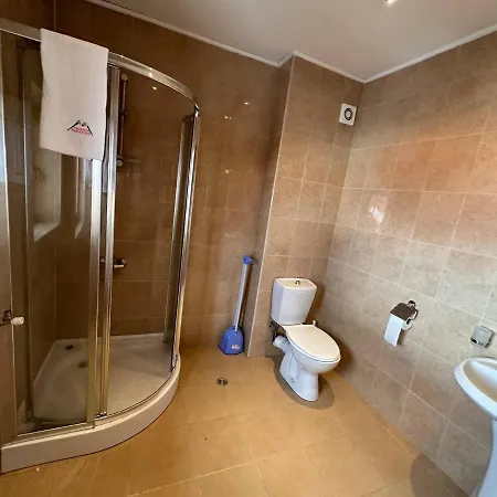 South Facing Bright Mountain View Penthouse - 2 Balconies, 300mbps Wifi, Washer Апартаменти *