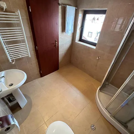 South Facing Bright Mountain View Penthouse - 2 Balconies, 300mbps Wifi, Washer