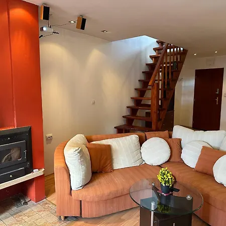 South Facing Bright Mountain View Penthouse - 2 Balconies, 300mbps Wifi, Washer Апартаменти