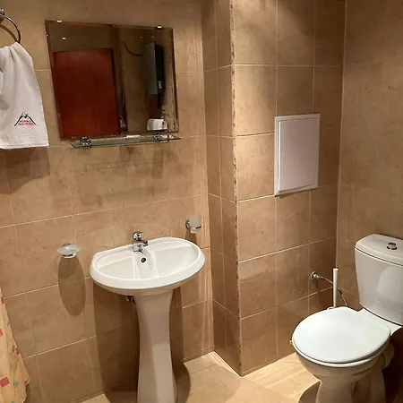 Апартаменти South Facing Bright Mountain View Penthouse - 2 Balconies, 300mbps Wifi, Washer Бансько