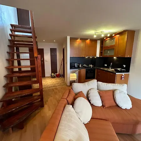 South Facing Bright Mountain View Penthouse - 2 Balconies, 300mbps Wifi, Washer * Бансько