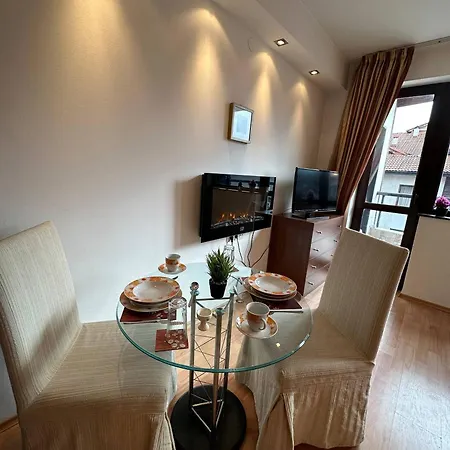 South Facing Bright Mountain View Penthouse - 2 Balconies, 300mbps Wifi, Washer Апартаменти Бансько