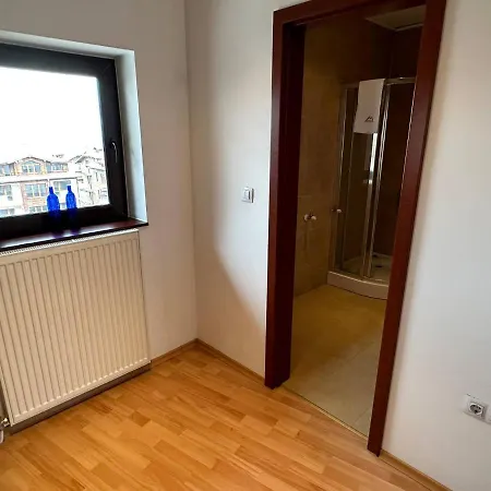 South Facing Bright Mountain View Penthouse - 2 Balconies, 300mbps Wifi, Washer Daire Bansko