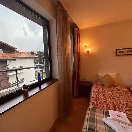South Facing Bright Mountain View Penthouse - 2 Balconies, 300mbps Wifi, Washer Daire Bansko