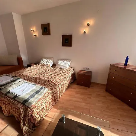 South Facing Bright Mountain View Penthouse - 2 Balconies, 300mbps Wifi, Washer Daire