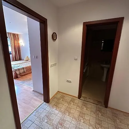 South Facing Bright Mountain View Penthouse - 2 Balconies, 300mbps Wifi, Washer Bansko