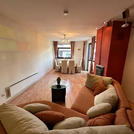 South Facing Bright Mountain View Penthouse - 2 Balconies, 300mbps Wifi, Washer Daire *