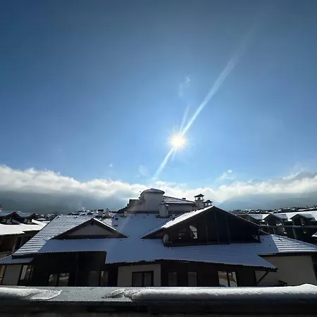 South Facing Bright Mountain View Penthouse - 2 Balconies, 300mbps Wifi, Washer *