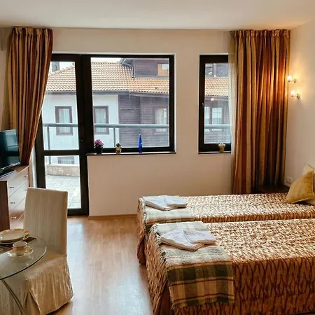 Apartment South Facing Bright Mountain View Penthouse - 2 Balconies, 300mbps Wifi, Washer Bansko