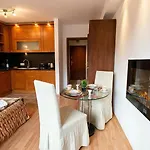 South Facing Bright Mountain View Penthouse - 2 Balconies, 300mbps Wifi, Washer בנסקו