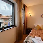 South Facing Bright Mountain View Penthouse - 2 Balconies, 300mbps Wifi, Washer * בנסקו