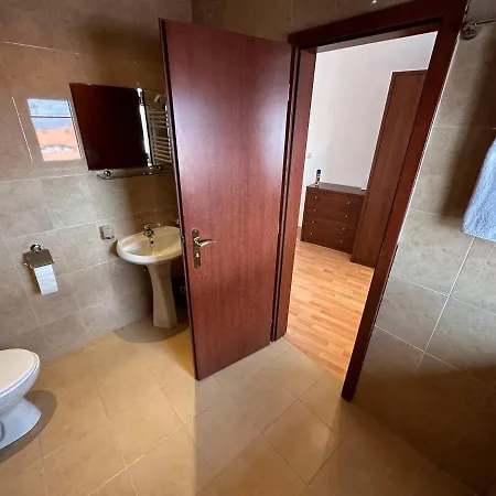 South Facing Bright Mountain View Penthouse - 2 Balconies, 300mbps Wifi, Washer