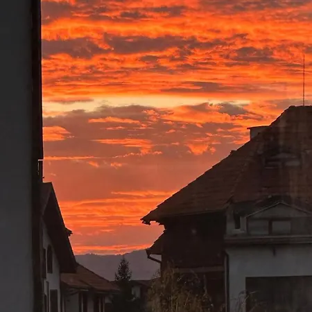 アパート South Facing Bright Mountain View Penthouse - 2 Balconies, 300mbps Wifi, Washer *