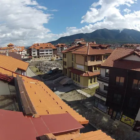 South Facing Bright Mountain View Penthouse - 2 Balconies, 300mbps Wifi, Washer Bansko