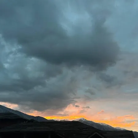 アパート South Facing Bright Mountain View Penthouse - 2 Balconies, 300mbps Wifi, Washer *