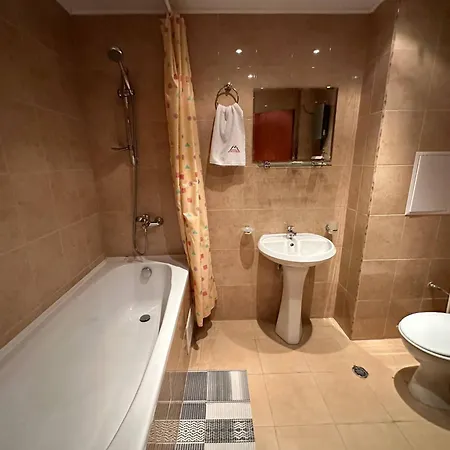 South Facing Bright Mountain View Penthouse - 2 Balconies, 300mbps Wifi, Washer アパート