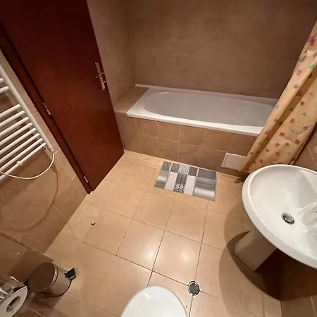 Apartament South Facing Bright Mountain View Penthouse - 2 Balconies, 300mbps Wifi, Washer *