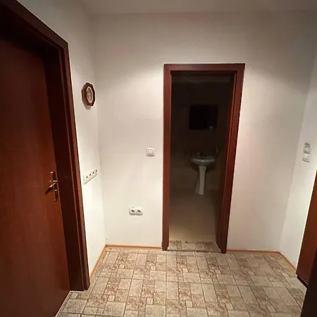 Bright Mountain View Penthouse - 300mbps Wi-fi Apartment *