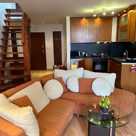 Apartament South Facing Bright Mountain View Penthouse - 2 Balconies, 300mbps Wifi, Washer