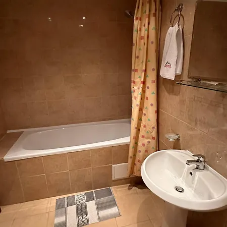 South Facing Bright Mountain View Penthouse - 2 Balconies, 300mbps Wifi, Washer Bansko