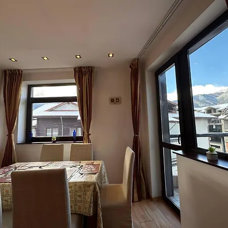 South Facing Bright Mountain View Penthouse - 2 Balconies, 300mbps Wifi, Washer