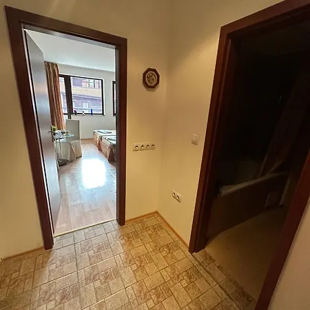 South Facing Bright Mountain View Penthouse - 2 Balconies, 300mbps Wifi, Washer アパート *