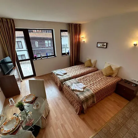 Bright Mountain View Penthouse - 300mbps Wi-fi Apartment *