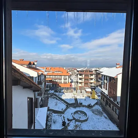South Facing Bright Mountain View Penthouse - 2 Balconies, 300mbps Wifi, Washer Apartament Bansko