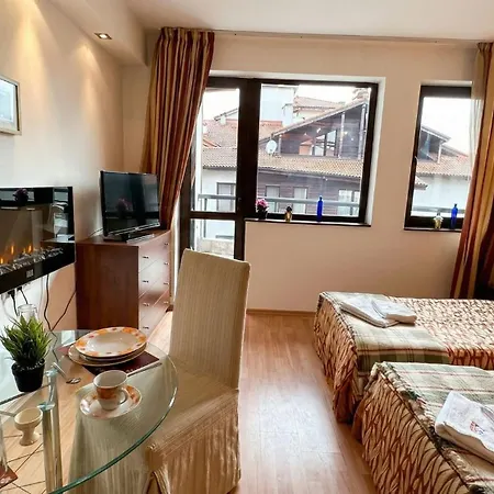 South Facing Bright Mountain View Penthouse - 2 Balconies, 300mbps Wifi, Washer בנסקו