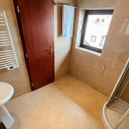 South Facing Bright Mountain View Penthouse - 2 Balconies, 300mbps Wifi, Washer * Банско