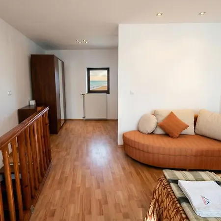 Apartment South Facing Bright Mountain View Penthouse - 2 Balconies, 300mbps Wifi, Washer Bansko