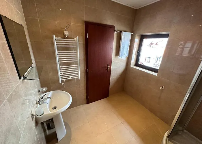 South Facing Bright Mountain View Penthouse - 2 Balconies, 300mbps Wifi, Washer 班斯科