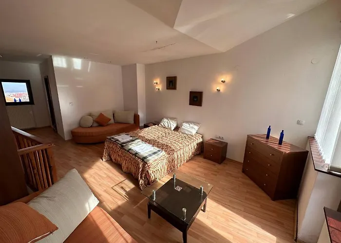 South Facing Bright Mountain View Penthouse - 2 Balconies, 300mbps Wifi, Washer 公寓