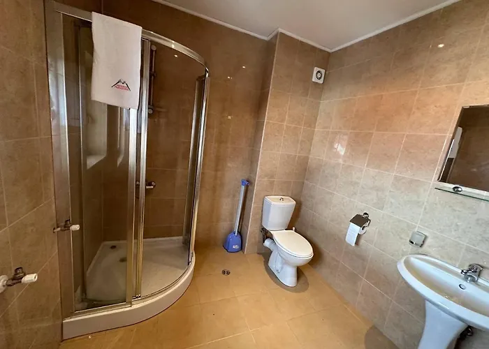 South Facing Bright Mountain View Penthouse - 2 Balconies, 300mbps Wifi, Washer 公寓 *