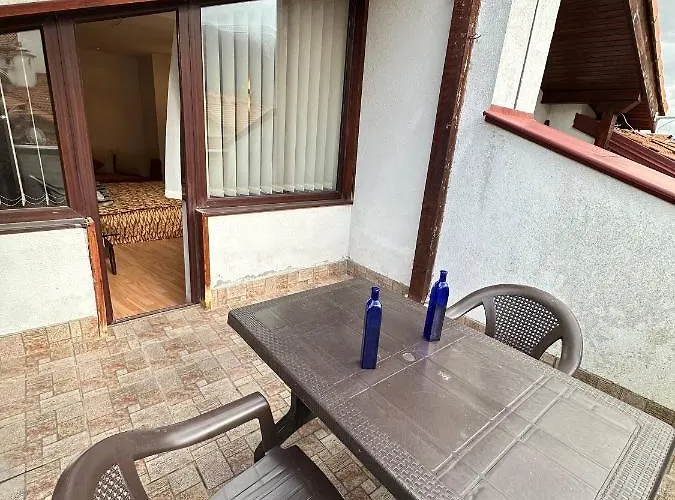 South Facing Bright Mountain View Penthouse - 2 Balconies, 300mbps Wifi, Washer 公寓