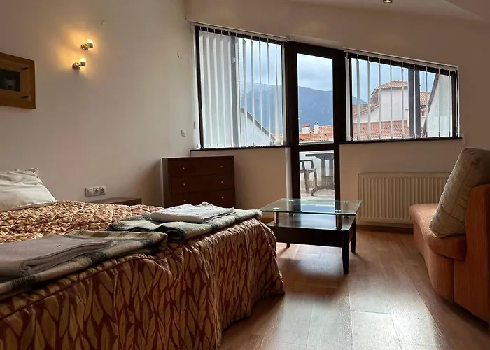 South Facing Bright Mountain View Penthouse - 2 Balconies, 300mbps Wifi, Washer 公寓 *