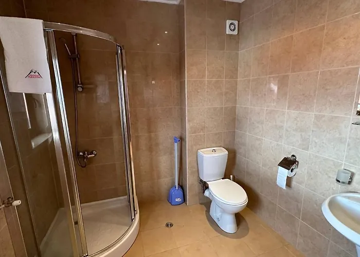 South Facing Bright Mountain View Penthouse - 2 Balconies, 300mbps Wifi, Washer