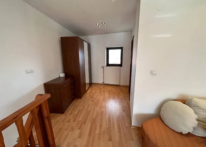 South Facing Bright Mountain View Penthouse - 2 Balconies, 300mbps Wifi, Washer 公寓