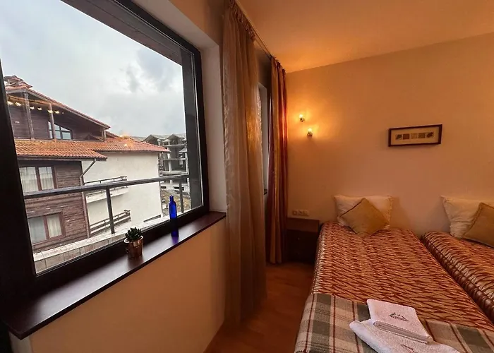 South Facing Bright Mountain View Penthouse - 2 Balconies, 300mbps Wifi, Washer 公寓 班斯科