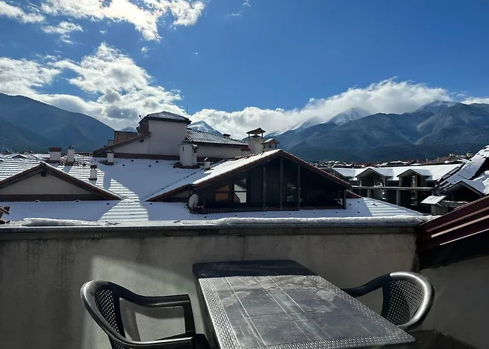 Apartman South Facing Bright Mountain View Penthouse - 2 Balconies, 300mbps Wifi, Washer