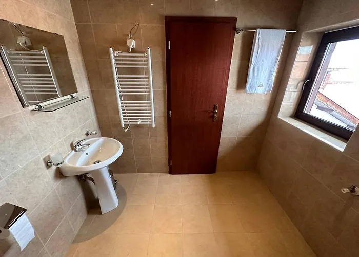 公寓 South Facing Bright Mountain View Penthouse - 2 Balconies, 300mbps Wifi, Washer