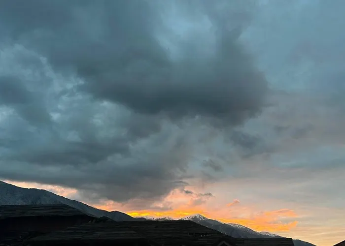 公寓 South Facing Bright Mountain View Penthouse - 2 Balconies, 300mbps Wifi, Washer *