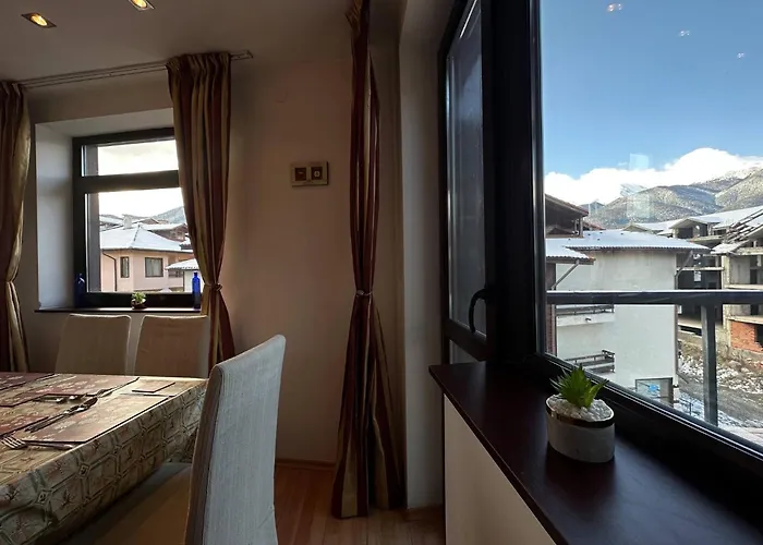 Apartman South Facing Bright Mountain View Penthouse - 2 Balconies, 300mbps Wifi, Washer Banszko