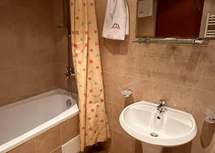 公寓 South Facing Bright Mountain View Penthouse - 2 Balconies, 300mbps Wifi, Washer 班斯科