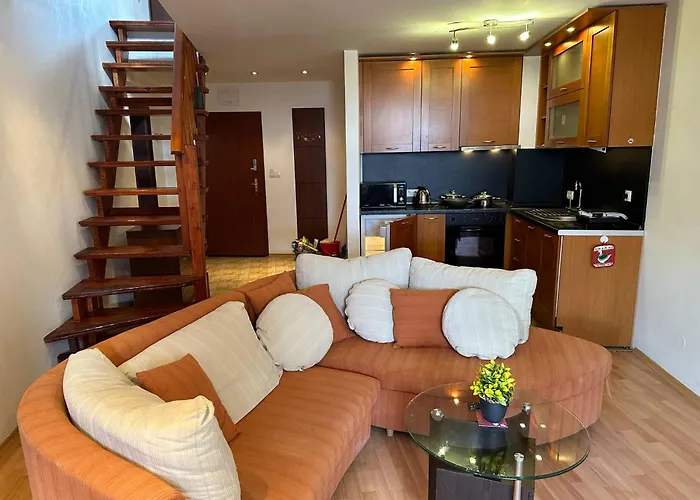 Apartman South Facing Bright Mountain View Penthouse - 2 Balconies, 300mbps Wifi, Washer