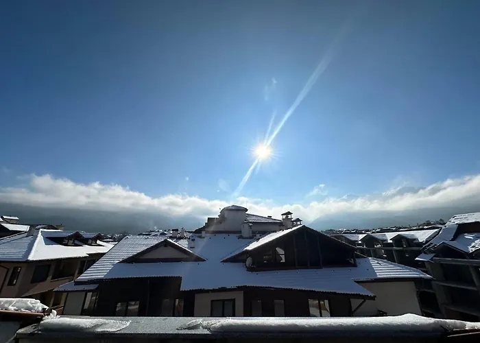 South Facing Bright Mountain View Penthouse - 2 Balconies, 300mbps Wifi, Washer *