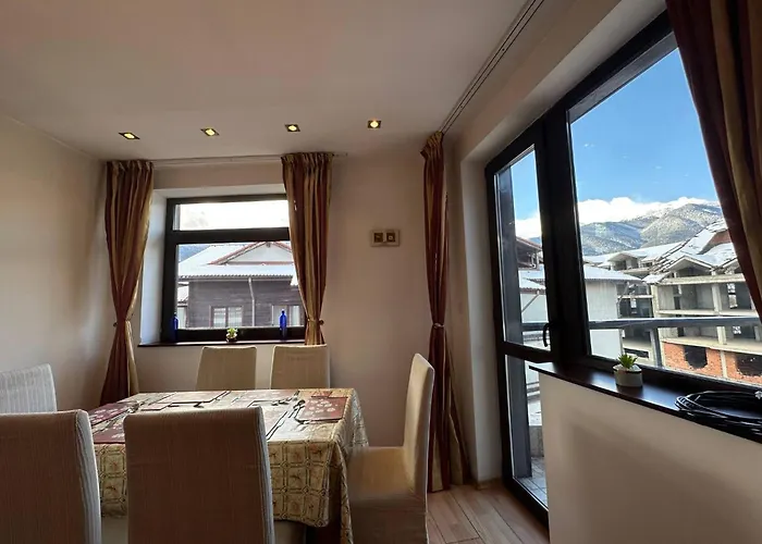 South Facing Bright Mountain View Penthouse - 2 Balconies, 300mbps Wifi, Washer